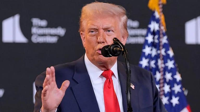 Decisão do tribunal de recurso permite à administração Trump suspender ou acabar com milhares de milhões em ajuda externa