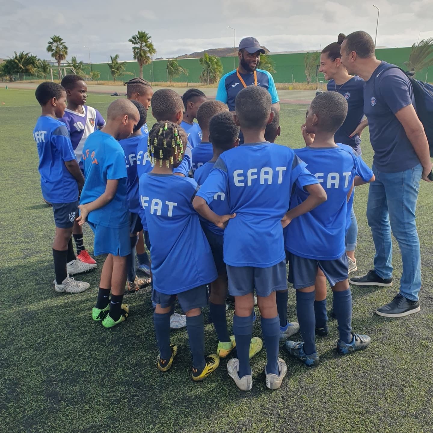 Associação Escola Futebol -EFAT assina Protocolo com Embaixada do Luxemburgo, com construção da Sede na Agenda para 2025.