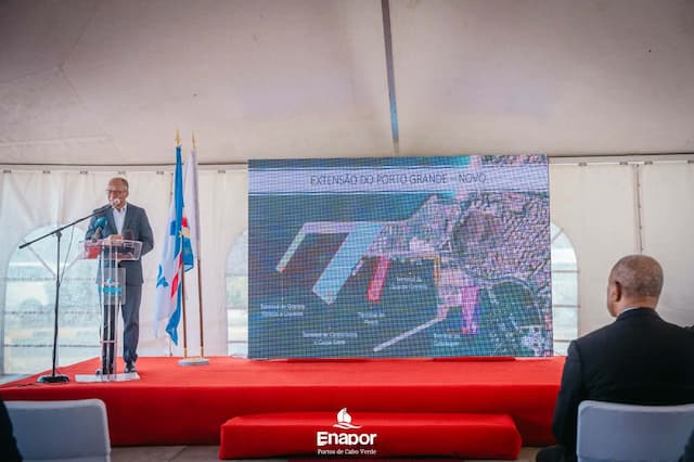 São Vicente: Projecto de expansão do Porto Grande “exigiu muita negociação, preparação e estudos” – primeiro-ministro