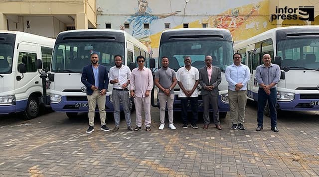 Programa FIFA Forward: FCF conclui entrega de autocarros às quatro regiões desportivas