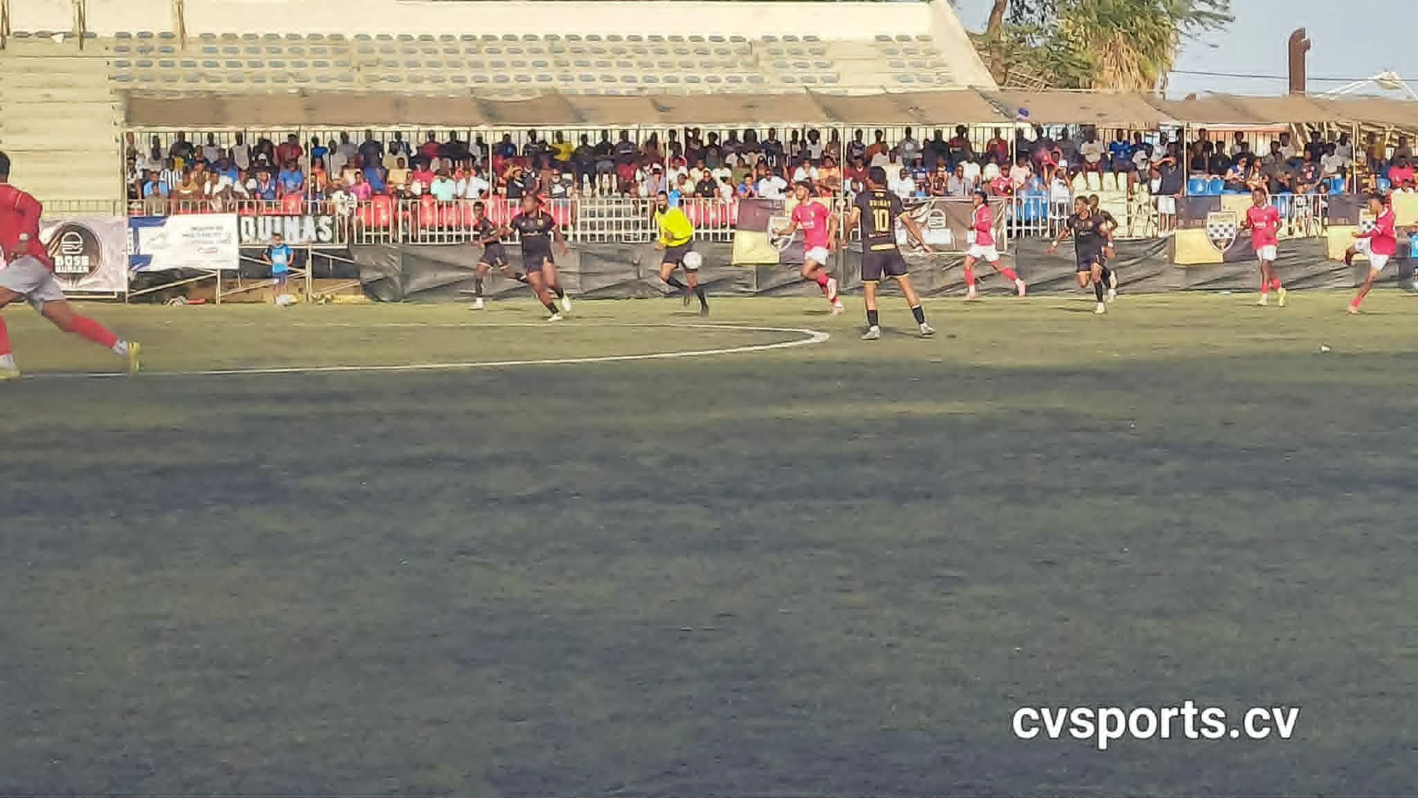 Boavista da Praia vence Mindelense de São Vicente no Estádio da Várzea 	