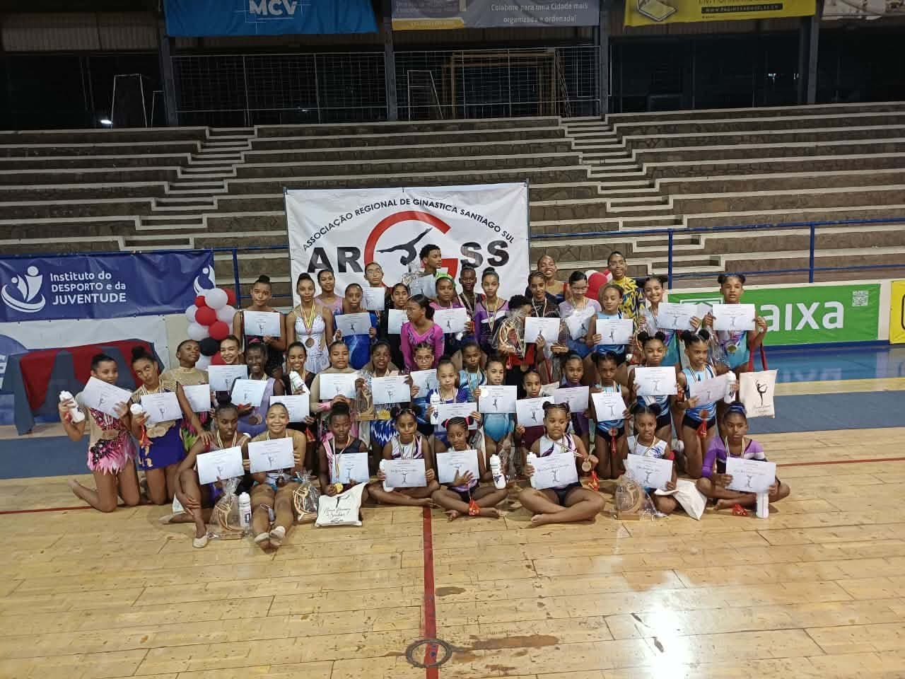 Associação Regional de Santiago Sul promoveu Campeonato com  provas nas disciplinas rítmica , aeróbica e acrobática 