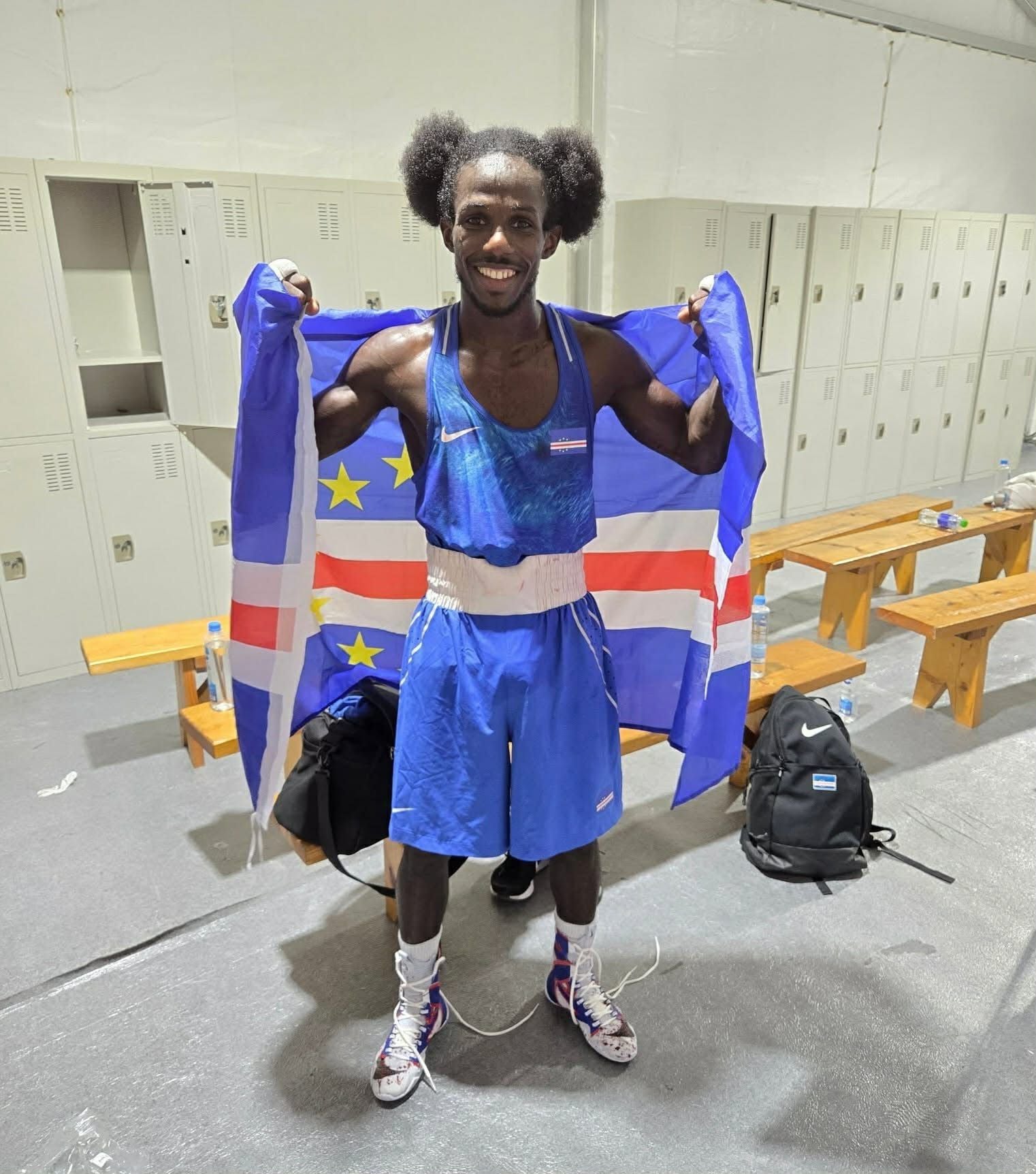 Pugilista David Pina vence o adversário da Namíbia e apura-se para a final no campeonato africano de boxe