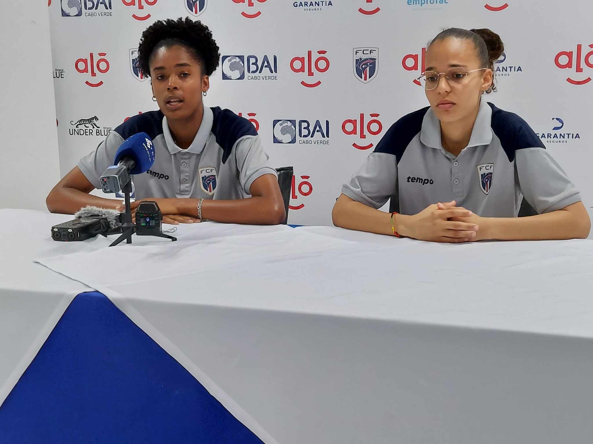 Alcione Gomes e Adriana Semedo Seleção Futebol (F) (Foto Cvsports)