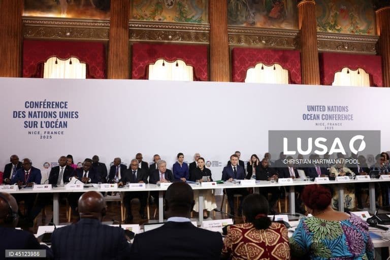 Mais de 90 países pedem tratado ambicioso para reduzir plásticos