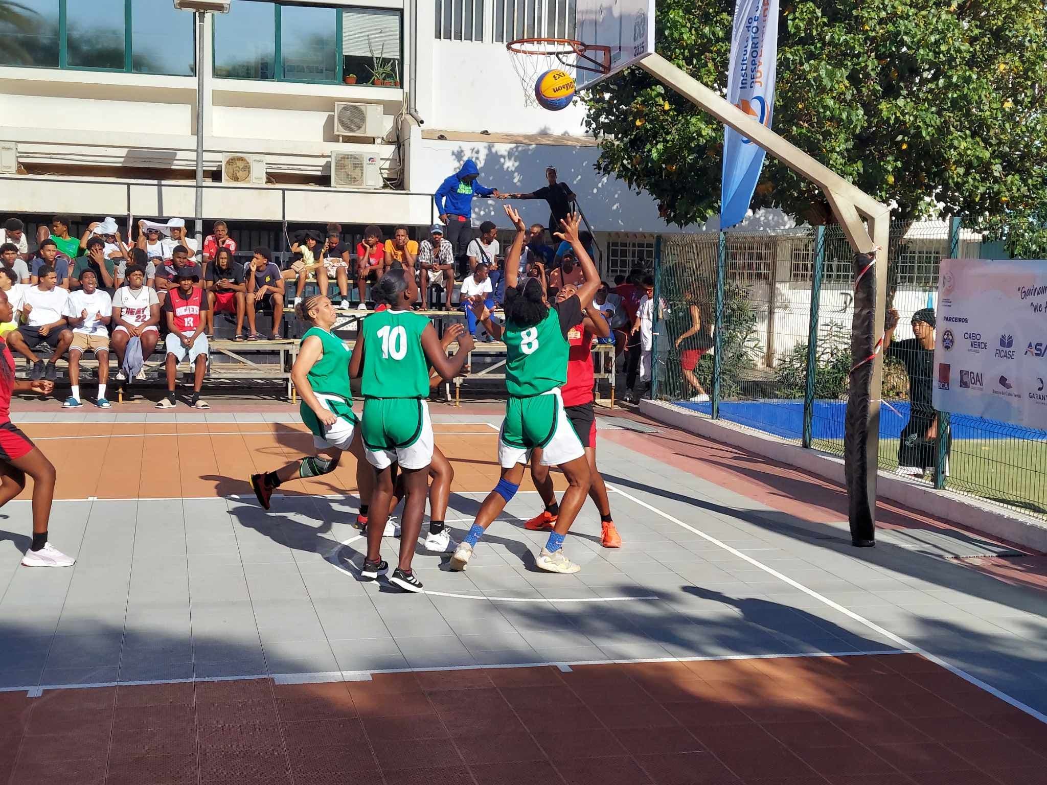 Olímpiadas do Desporto Escolar: Evento Importante e Necessário para Formação Educativa Pedagógica e Desportiva.