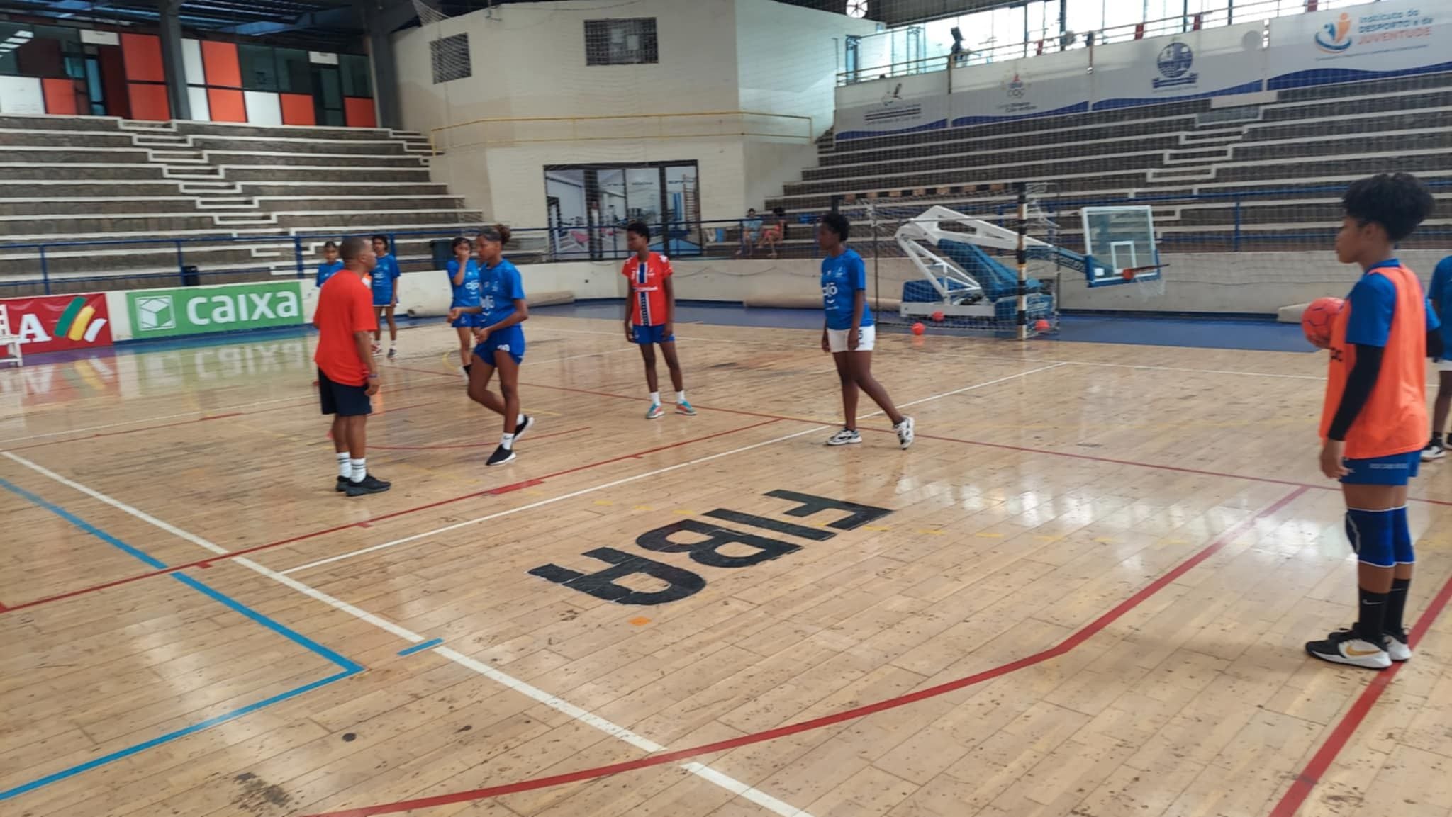 Treino Seleção Andebol Sub-17 F (Cvsports.cv)