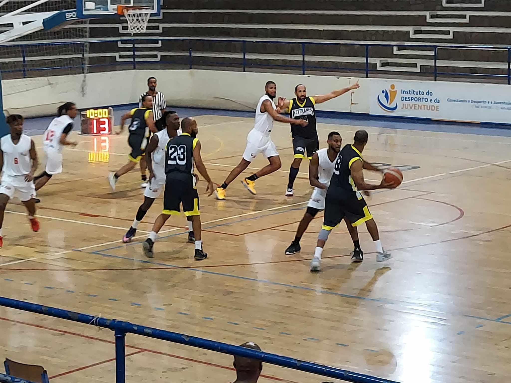 imagens arquivo basquetebol(cvsports.cv)
