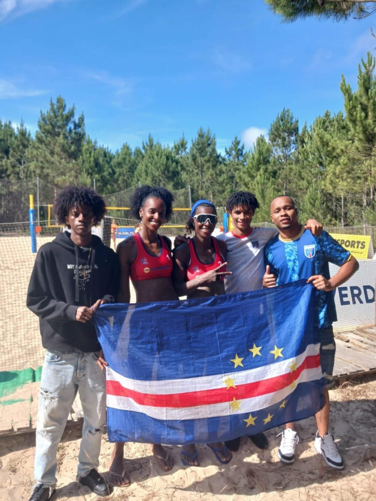 Dupla irmas Janice/Ludmila Varela vence dupla de Portugal e apura-se para meias finais torneio lusófono Voleibol de Praia
