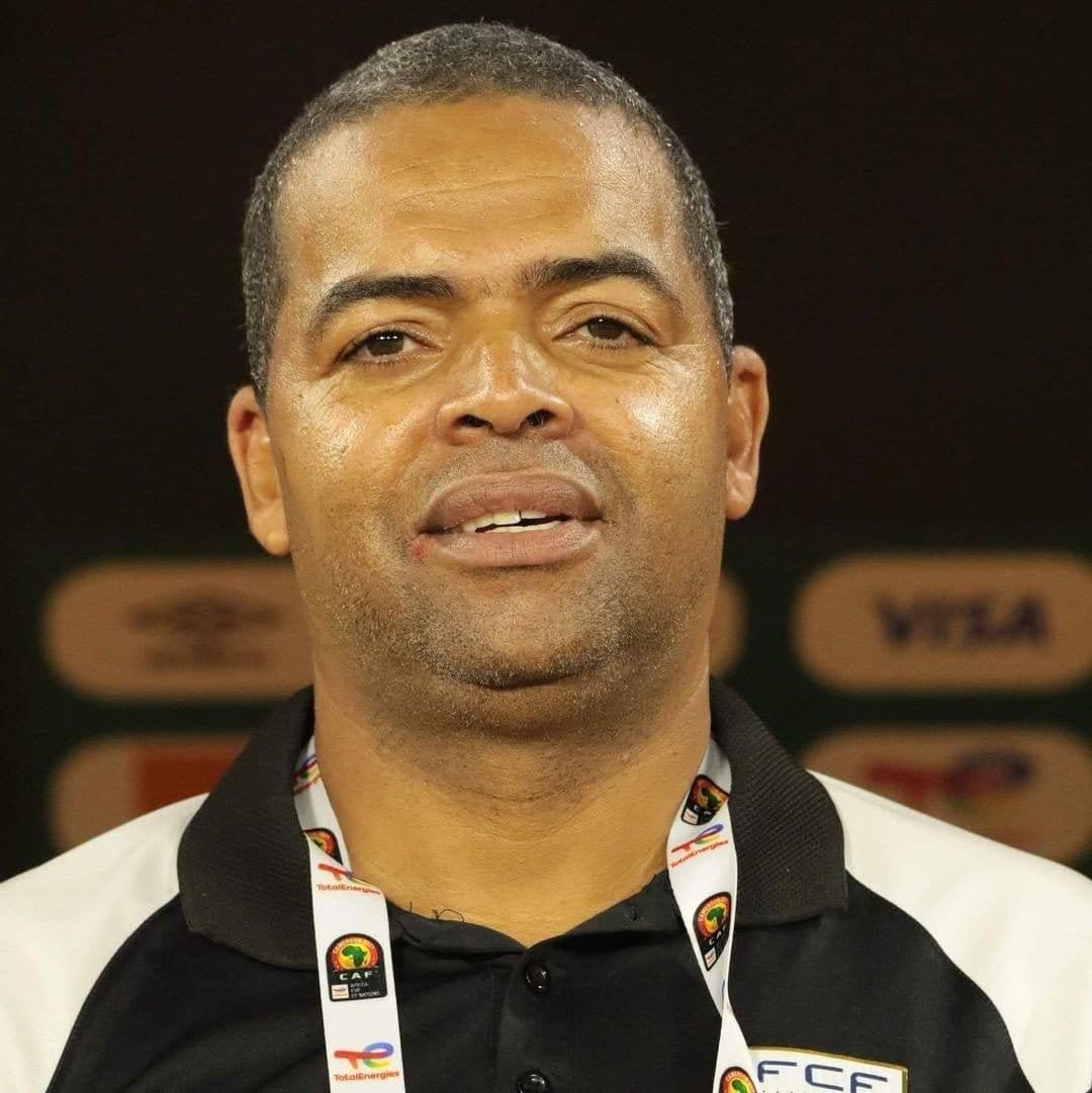 FCF apresenta hoje nova equipa técnica da Seleção Principal, com Humberto Bettencourt a surgir com forte possibilidade de ser o novo Selecionador Nacional.